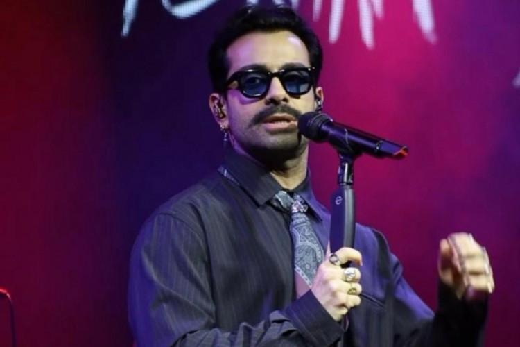 Bursa'da Gökhan Türkmen'e yoğun ilgi