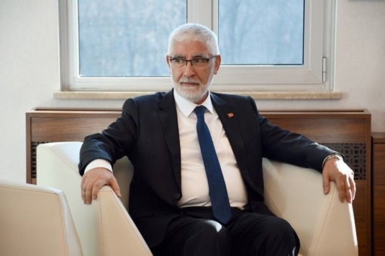 BAİB&Uuml;'n&uuml;n yeni rekt&ouml;r&uuml; Prof. Dr. Faruk Yiğit g&ouml;revine başladı