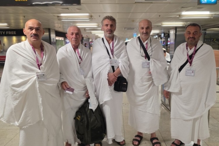 Şehit yakınları ve gaziler umreye gönderildi