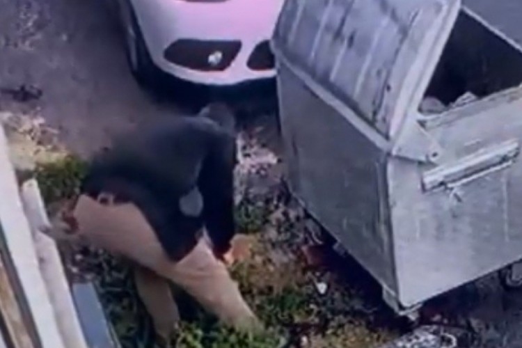 Önce boruyu kesti, sonra tamire geldi