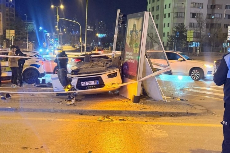 Araçla motosiklet çarpıştı: 4 yaralı