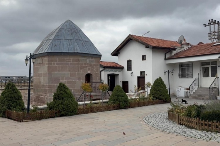 Türbedarlık geleneği "tuz" ikramıyla devam ediyor