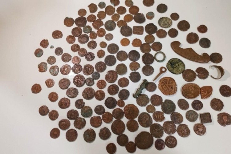 Bursa'da "Anadolu Mirası" operasyonu: 143 parça ele geçirildi...