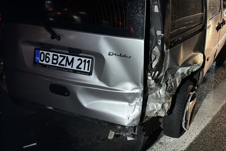 TEM'in Bolu geçişinde 3 araç çarpıştı: 7 yaralı