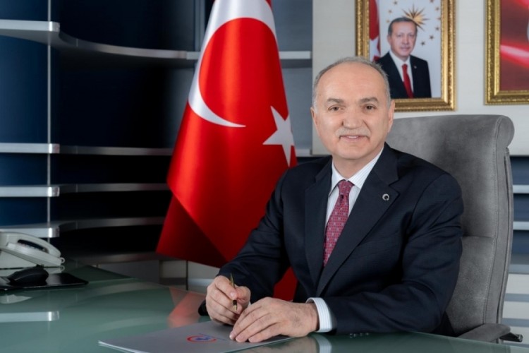 İki şehrin belediye başkanlarının atışması devam ediyor: "Kabe'yi de şov alanına &ccedil;evirmiş"