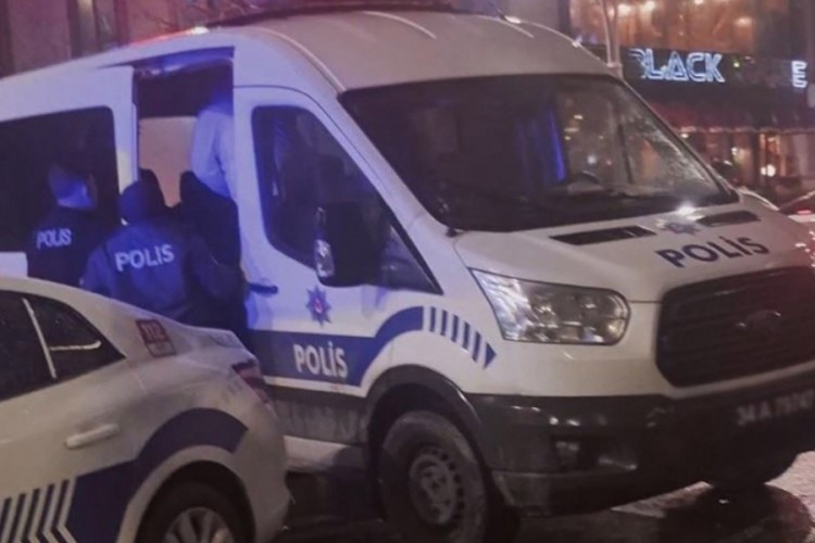 Ailelerin kavgasında ortalık savaş alanına d&ouml;nd&uuml;