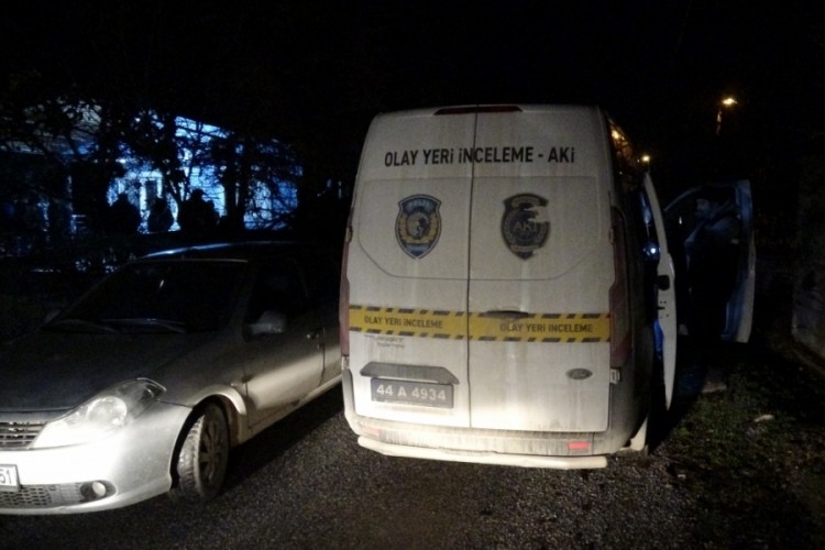 Arkadaşların silahla oyunu kanlı bitti: 1 yaralı