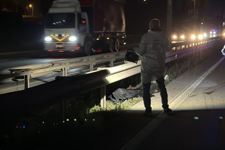 Sakarya'da otomobilin &ccedil;arptığı yaya hayatını kaybetti...