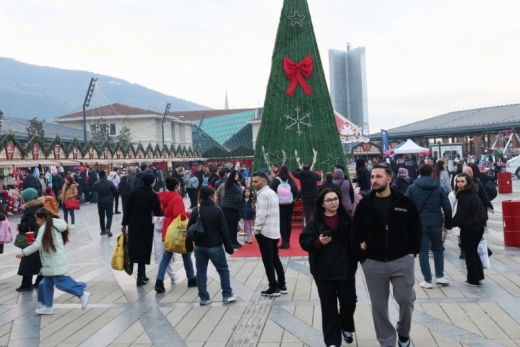 Bursa'da yeni yıl heyecanı meydanı sardı