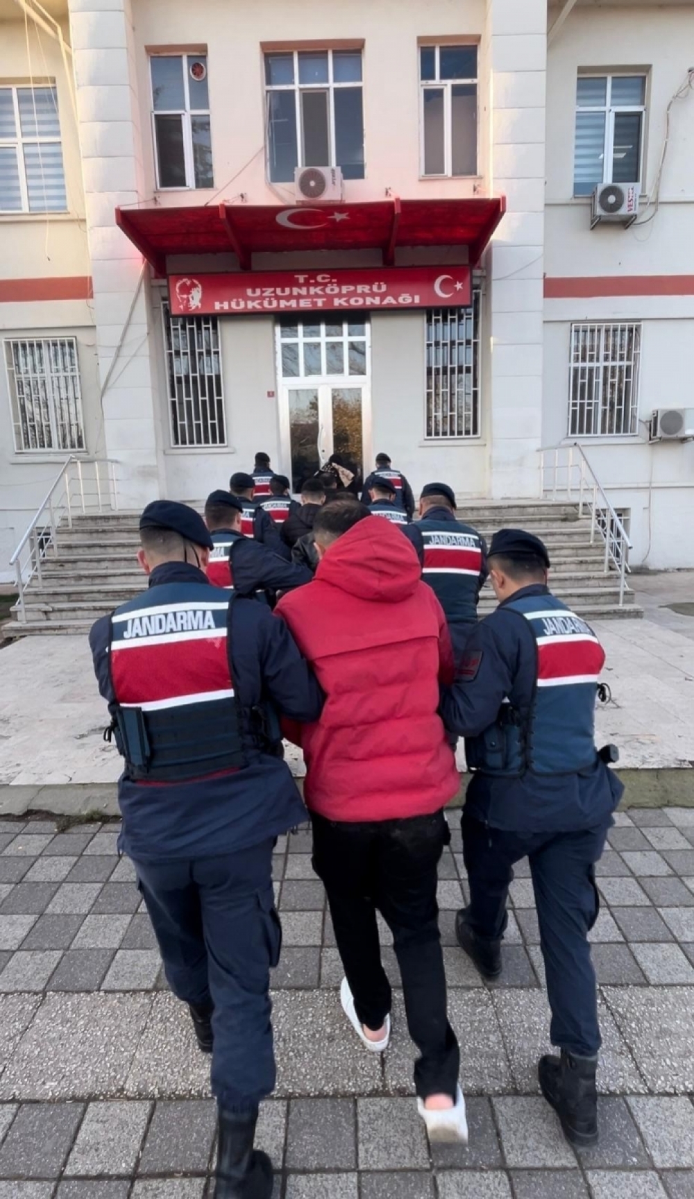 Yasa dışı yollarla yurt dışına ka&ccedil;maya &ccedil;alıştılar!