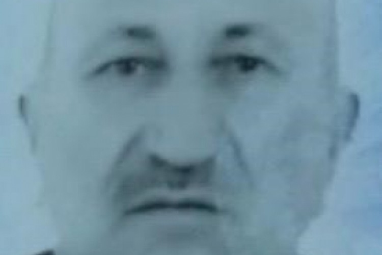 Evinin &ccedil;atısında &ccedil;alışırken aşağıya d&uuml;şt&uuml;