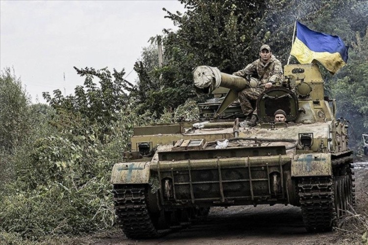 Kremlin: Ukrayna'da yabancı askerlerin konuşlandırılması konusu istişare edilebilir