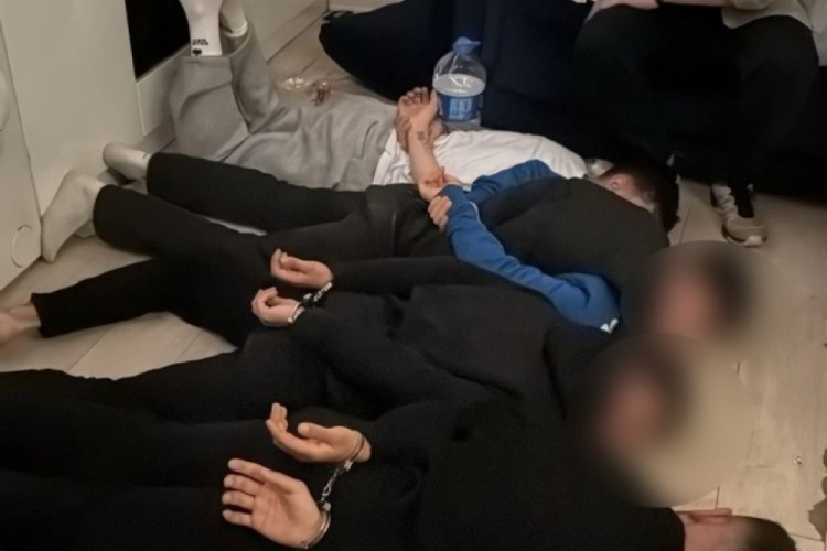 İstanbul'da su&ccedil; &ouml;rg&uuml;tlerine 4 operasyon: 25 g&ouml;zaltı