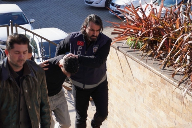 Arkadaşını bı&ccedil;aklayarak &ouml;ld&uuml;ren şahıs tutuklandı