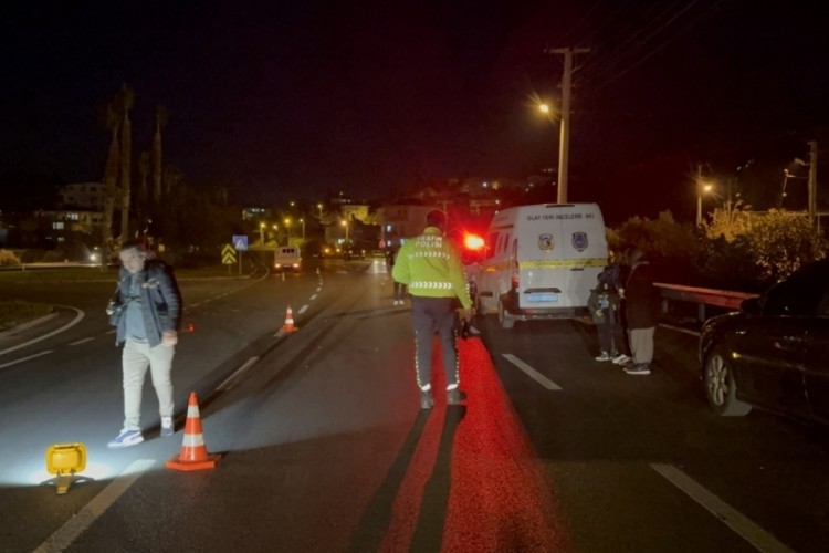 Antalya'da kamyonetin &ccedil;arptığı yaya hayatını kaybetti