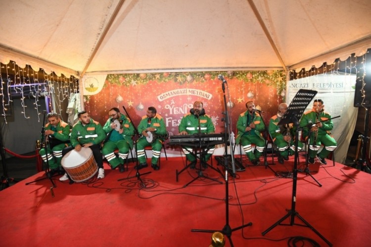 Yeni yıl festivali akşam saatlerine renk kattı