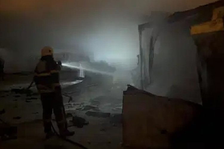 &Ouml;ğrenciler eğitim g&ouml;r&uuml;yordu: Hatay'da 6 konteyner k&uuml;le d&ouml;nd&uuml;