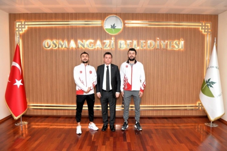 Şayık kardeşler Bursa'yı gururlandırdı