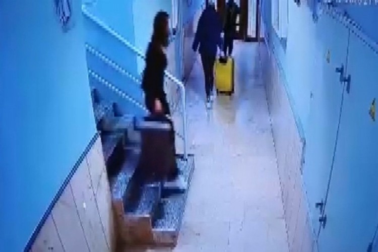 G&uuml;ll&uuml;'n&uuml;n &ouml;l&uuml;m&uuml;ne ilişkin ev hapsi verilen Sultan'ın kaldığı site g&ouml;r&uuml;nt&uuml;lendi