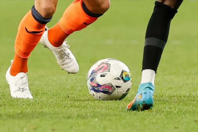 Futbol camiasını sarsan cinayet: Sokak ortasında &ouml;ld&uuml;r&uuml;ld&uuml;!