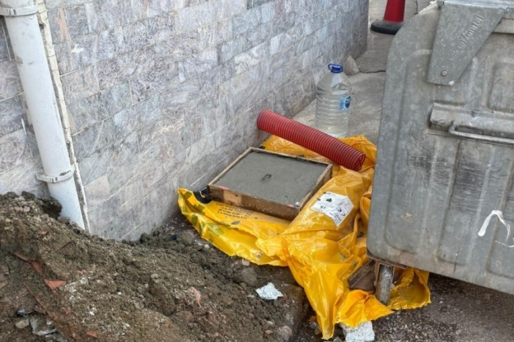 Bursa'nın o il&ccedil;esinde sağlık alarmı! 1,5 yıldır sokağa akıyor...