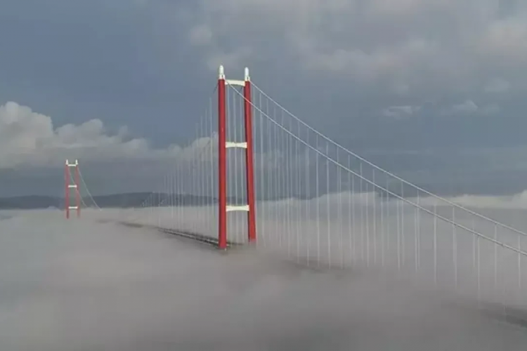 &Ccedil;anakkale Boğazı'nda gemi trafiği askıya alındı