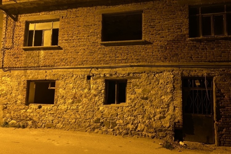 Bursa'da bir s&uuml;redir haber alınamıyordu: Metruk binada...