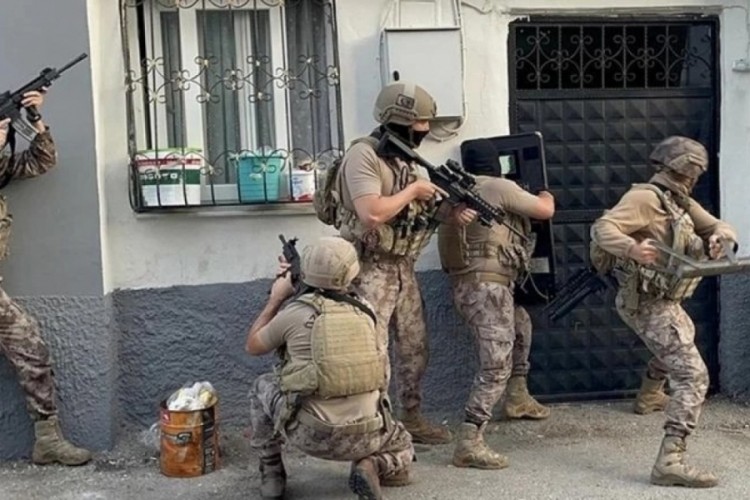Eş zamanlı operasyonun perdesi aralandı: Zehir tacirlerine darbe!