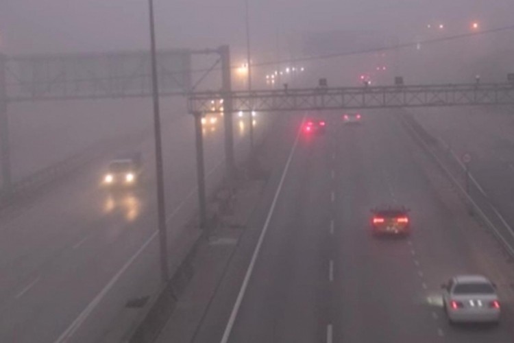 O ilde yoğun sis trafiği olumsuz etkiledi: Görüş mesafesi 75 metreye düştü