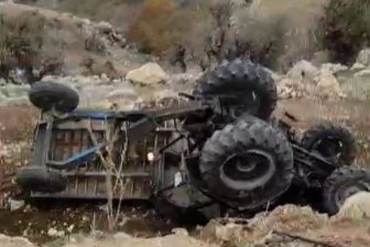 Şırnak'ta trakt&ouml;r devrildi: &Ccedil;ok sayıda yaralı var...