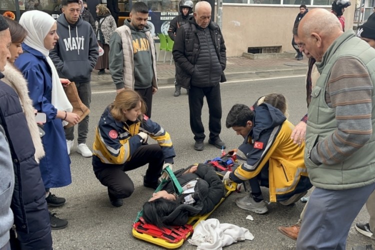 Yolun ortasında &ccedil;arpışma: Bir anlık dikkatsizlik...