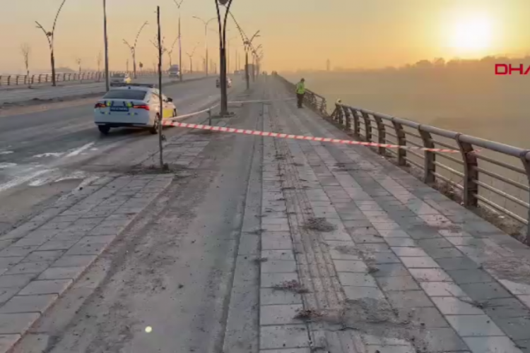 Malatya'da otomobil şarampole devrildi: 1 &ouml;l&uuml;, 2 yaralı