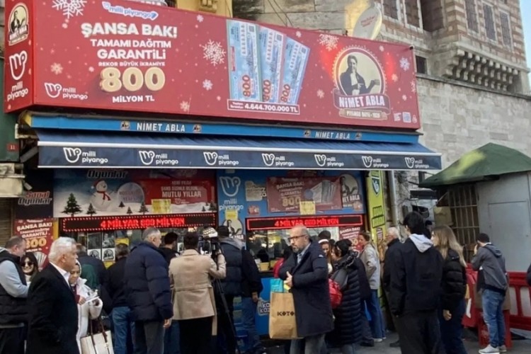 Hayaller 800 milyona kilitlendi: Nimet Abla gişesinde yoğunluk yaşanıyor