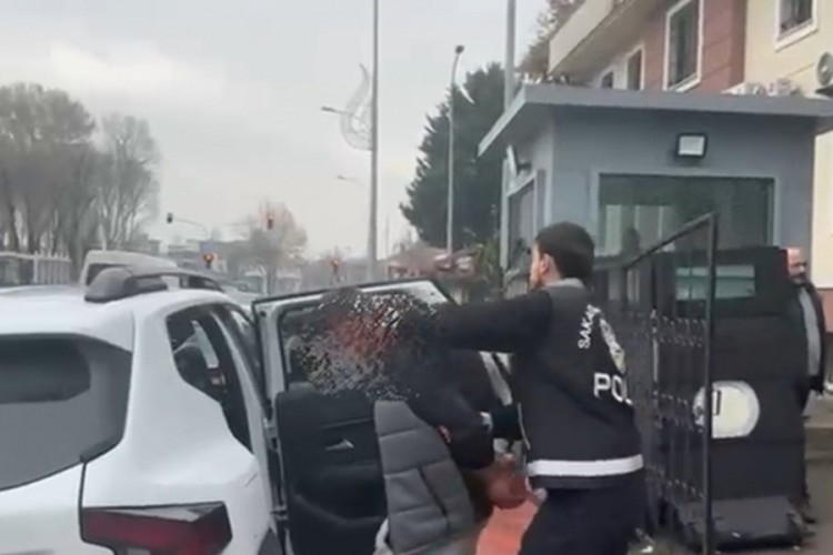 Pes dedirten hırsızlık: Camiden başladı, g&uuml;venlik kameraları her şeyi kaydetti...