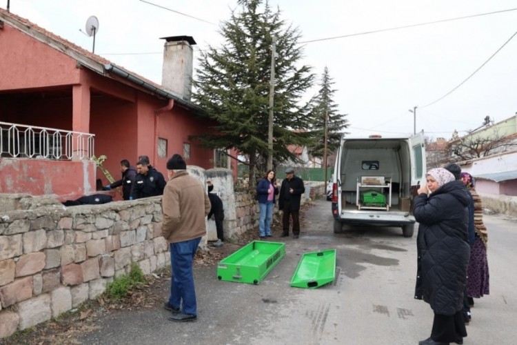 84 yaşındaki kadının acı &ouml;l&uuml;m&uuml;!