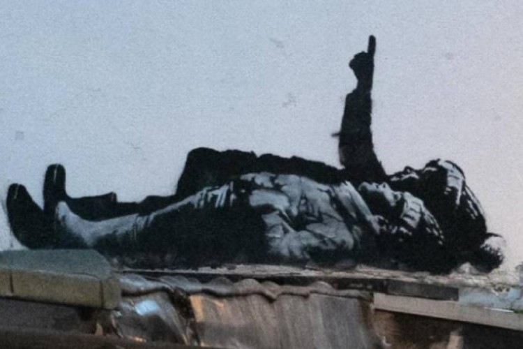 Banksy'den Londra'da yeni eser: Noel g&ouml;ndermesi mi?&nbsp;
