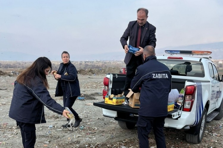Tarihi ge&ccedil;miş &uuml;r&uuml;n satan marketlere zabıta m&uuml;dahalesi!
