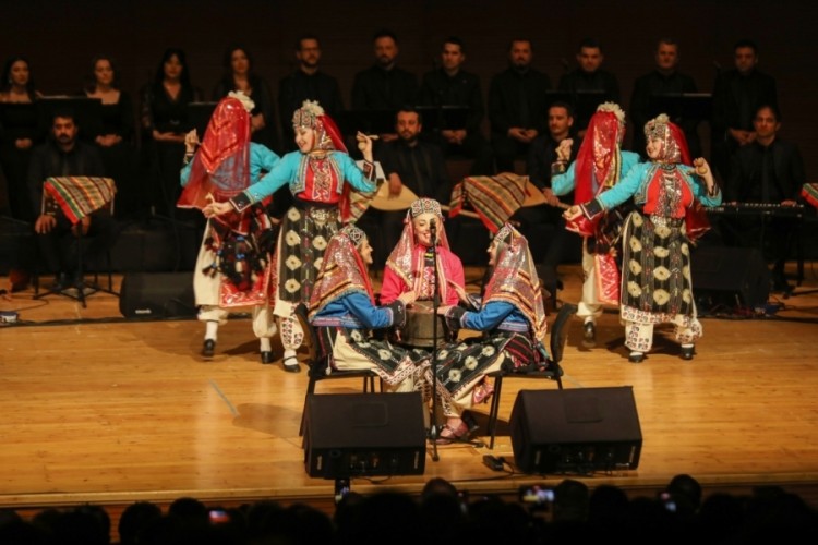 Bursa'da Kafkaslar'dan Anadolu'ya m&uuml;zikal yolculuk
