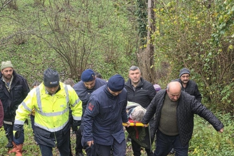 Alzheimer hastası kayıp kadın ormanlık alanda yaralı halde bulundu