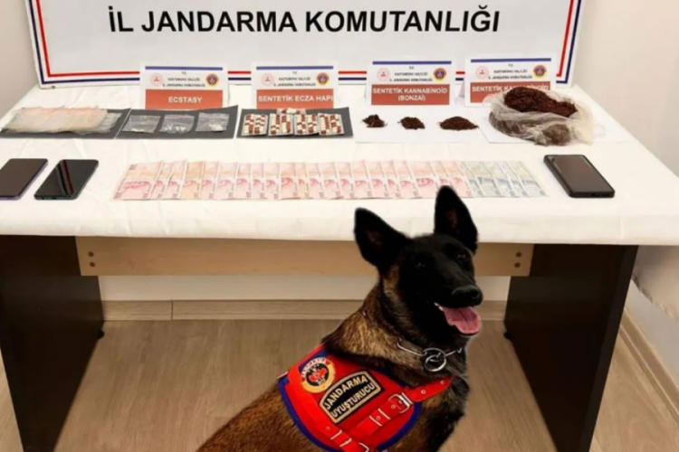 Davada karar &ccedil;ıktı: Anne ve oğluna uyuşturucudan 18'er yıl hapis cezası