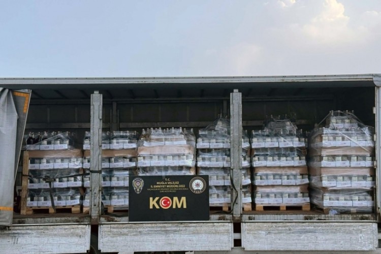Muğla'da 4 ton 737 litre sahte alkol ele ge&ccedil;irildi