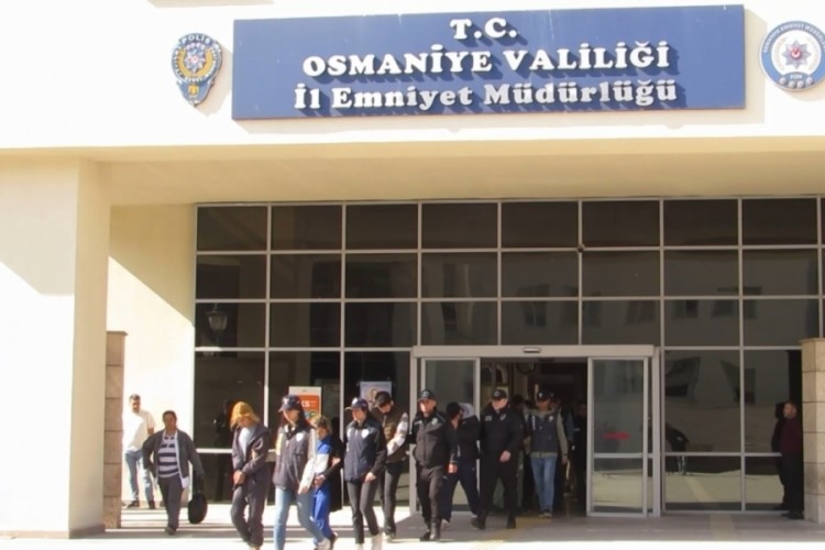 Ev hayali kuran kişileri dolandıran 18 ş&uuml;pheli tutuklandı