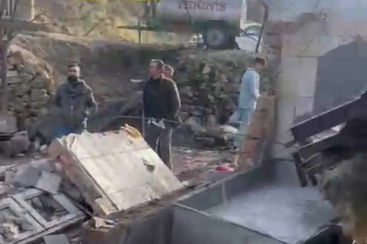 Diyarbakır'da peynir tesisinde patlama! Yaralılar var