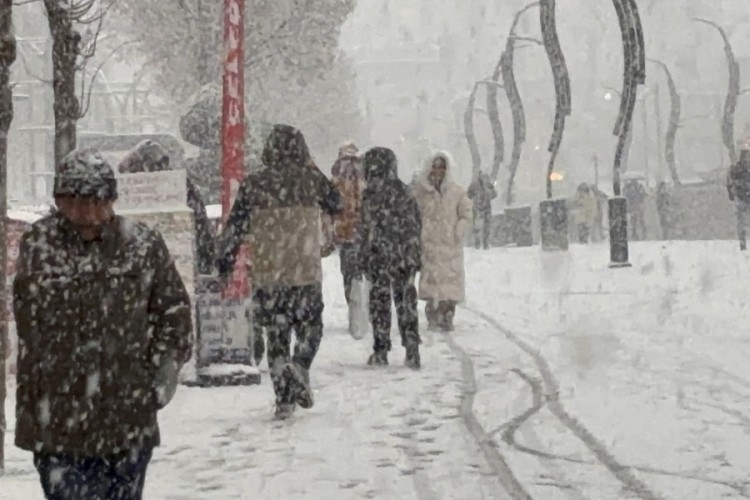 Bolu Valiliğinden "yoğun kar" uyarısı: 20 santimi aşacak
