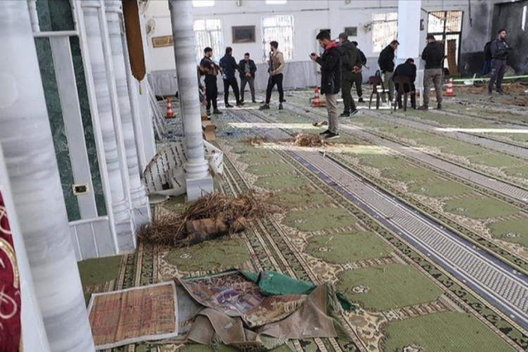 Arap &uuml;lkeleri, Suriye'de camiyi hedef alan ter&ouml;r saldırısını kınayarak "dayanışma mesajı" verdi