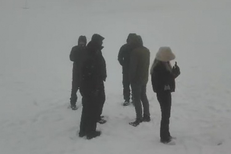 Uludağ'da kar kalınlığı 12 santimetreye ulaştı