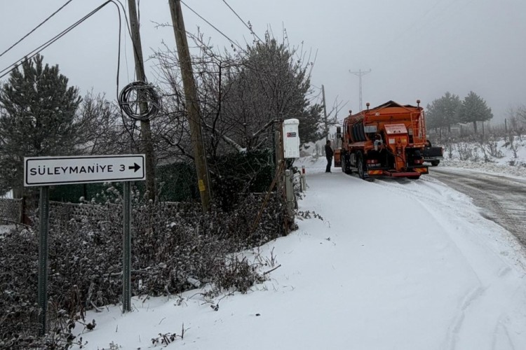 Bursa'da kar mesaisi! Ekipler 7/24 sahada
