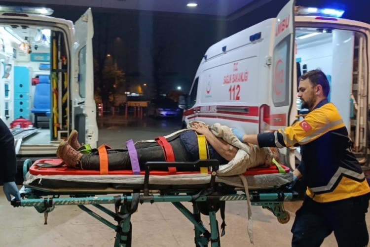 Bursa'da yolun karşısına ge&ccedil;mek istedi! Faciayı yaşadı...