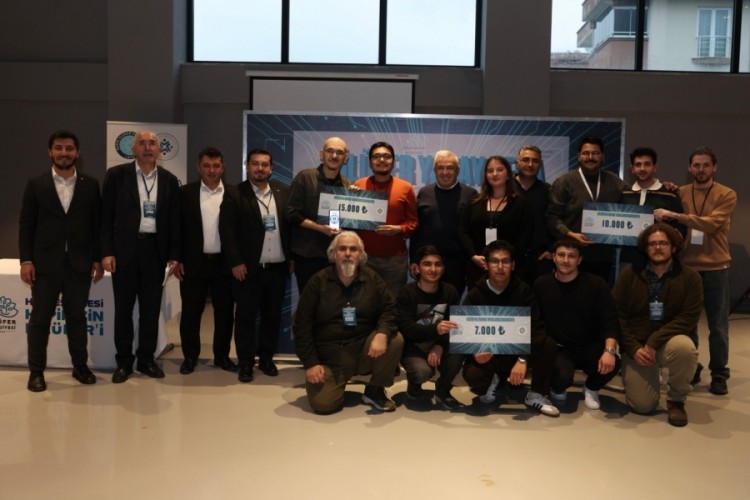 Gen&ccedil; yazılımcılardan Nil&uuml;fer'e dijital &ccedil;&ouml;z&uuml;mler