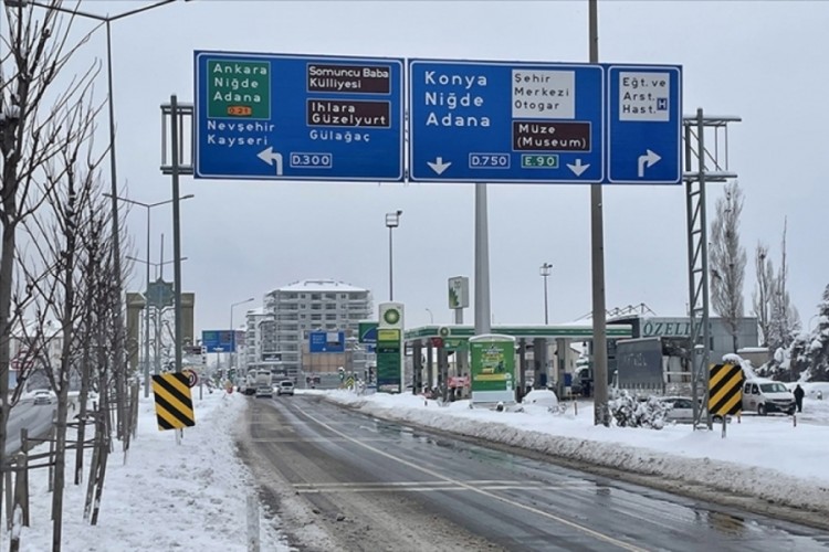 Aksaray'da eğitime kar engeli 